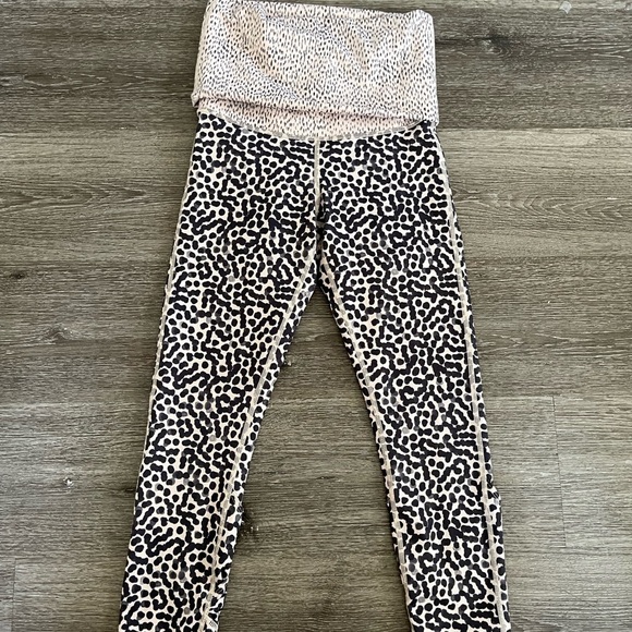 lululemon athletica Pants - lululemon athletica Black and Cream Capris